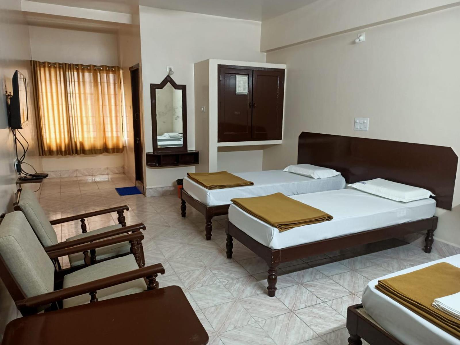 Arihanth Deluxe Lodge シモガ エクステリア 写真